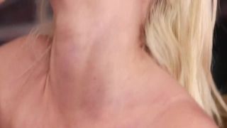 Sexy bombshell gets cum load on her face swallowing all